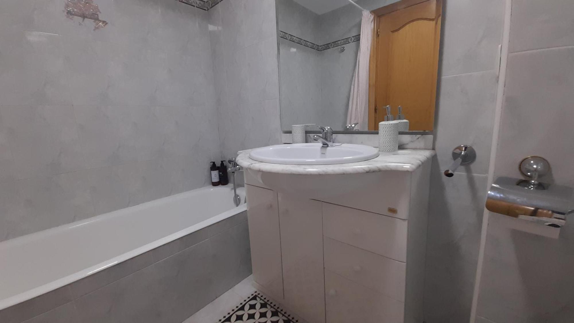 Apartamento EGONA-ZU30 Bonita vivienda con vistas Zarautz Exterior foto